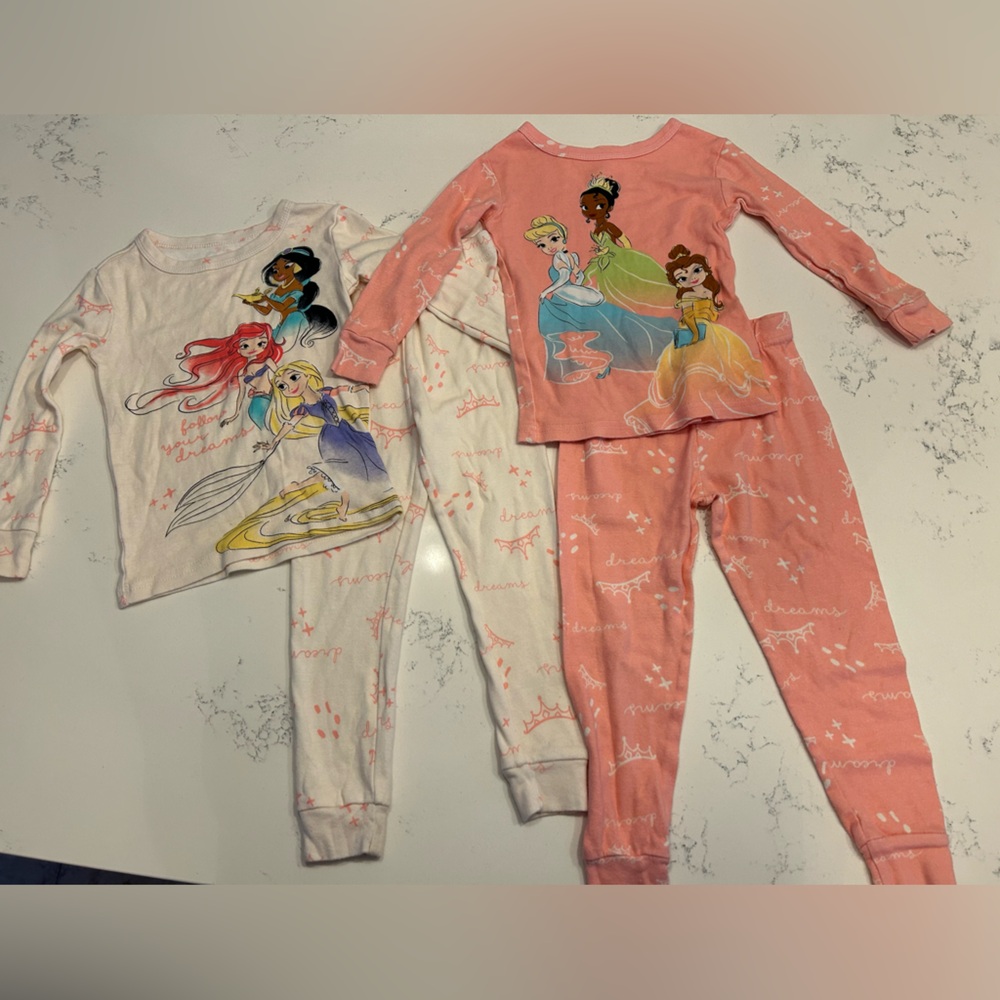 2 pack Toddler Girls Disney Princess Pjs! 4T. Great condition